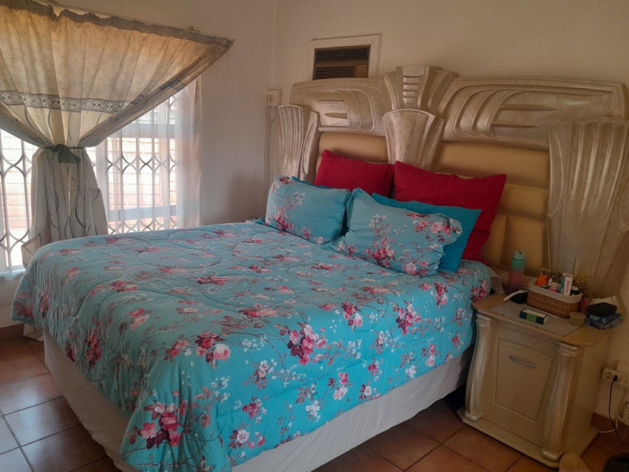 3 Bedroom Property for Sale in Geelhoutpark North West